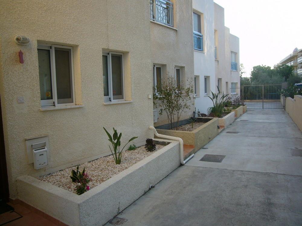 Blue Oasis Gardens Apartment Limassol Exterior foto
