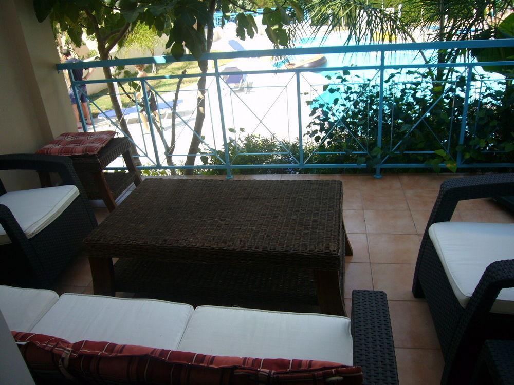 Blue Oasis Gardens Apartment Limassol Exterior foto