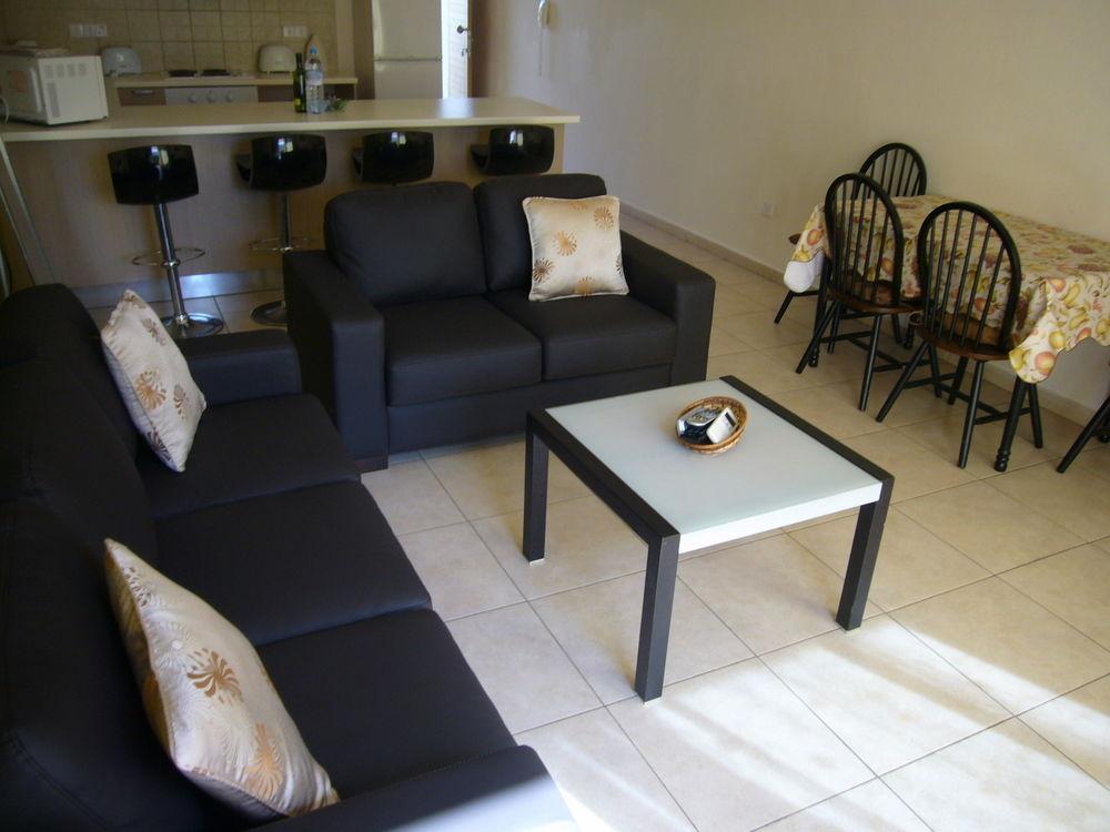 Blue Oasis Gardens Apartment Limassol Exterior foto