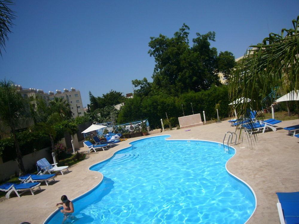 Blue Oasis Gardens Apartment Limassol Exterior foto