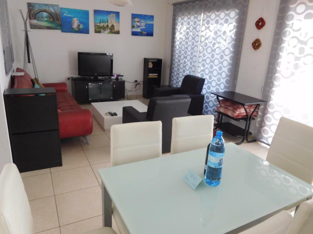 Blue Oasis Gardens Apartment Limassol Exterior foto