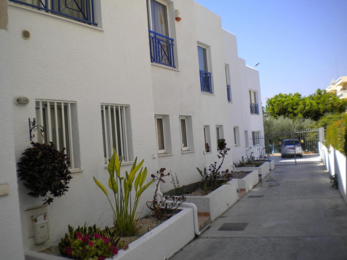 Blue Oasis Gardens Apartment Limassol Exterior foto